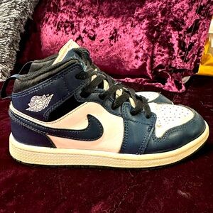Navy Nike Air Jordans